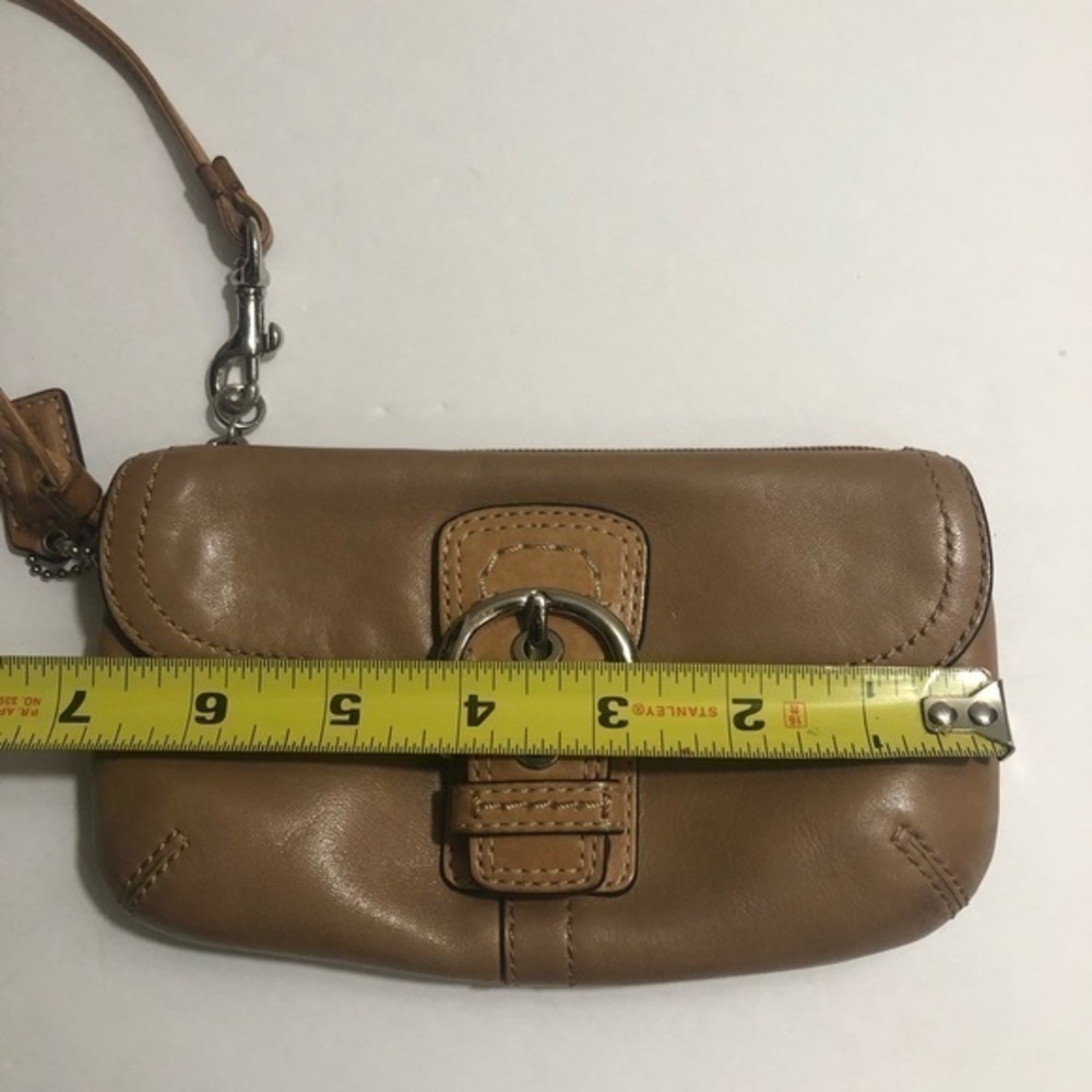 Coach soho tan light brown wristlet vintage y2k - Picture 10 of 12
